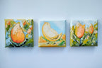 https://cdn.shopify.com/s/files/1/1051/1899/0685/files/03.jpg?v=1773326921,Kücken und Tulpen,1,Ölgemälde Küken und Tulpen – Dreierkollektion Tiere und Blumen in Orange und Gelb