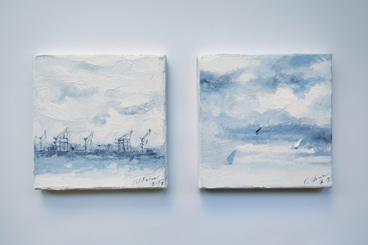 https://cdn.shopify.com/s/files/1/1051/1899/0685/files/23.jpg?v=1773308633,Maritimes,1,Ölgemälde Maritimes – impressionistisches Küstengemälde in Blau und Grau auf Leinwand
